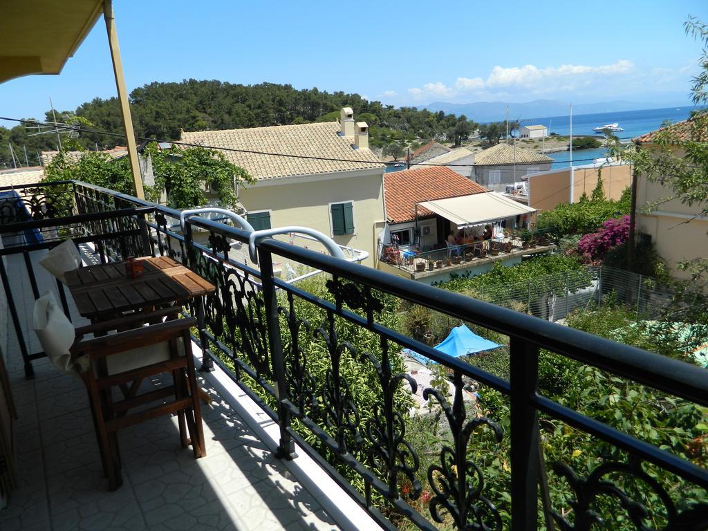 Seven Islands Apartment Гайос Екстериор снимка
