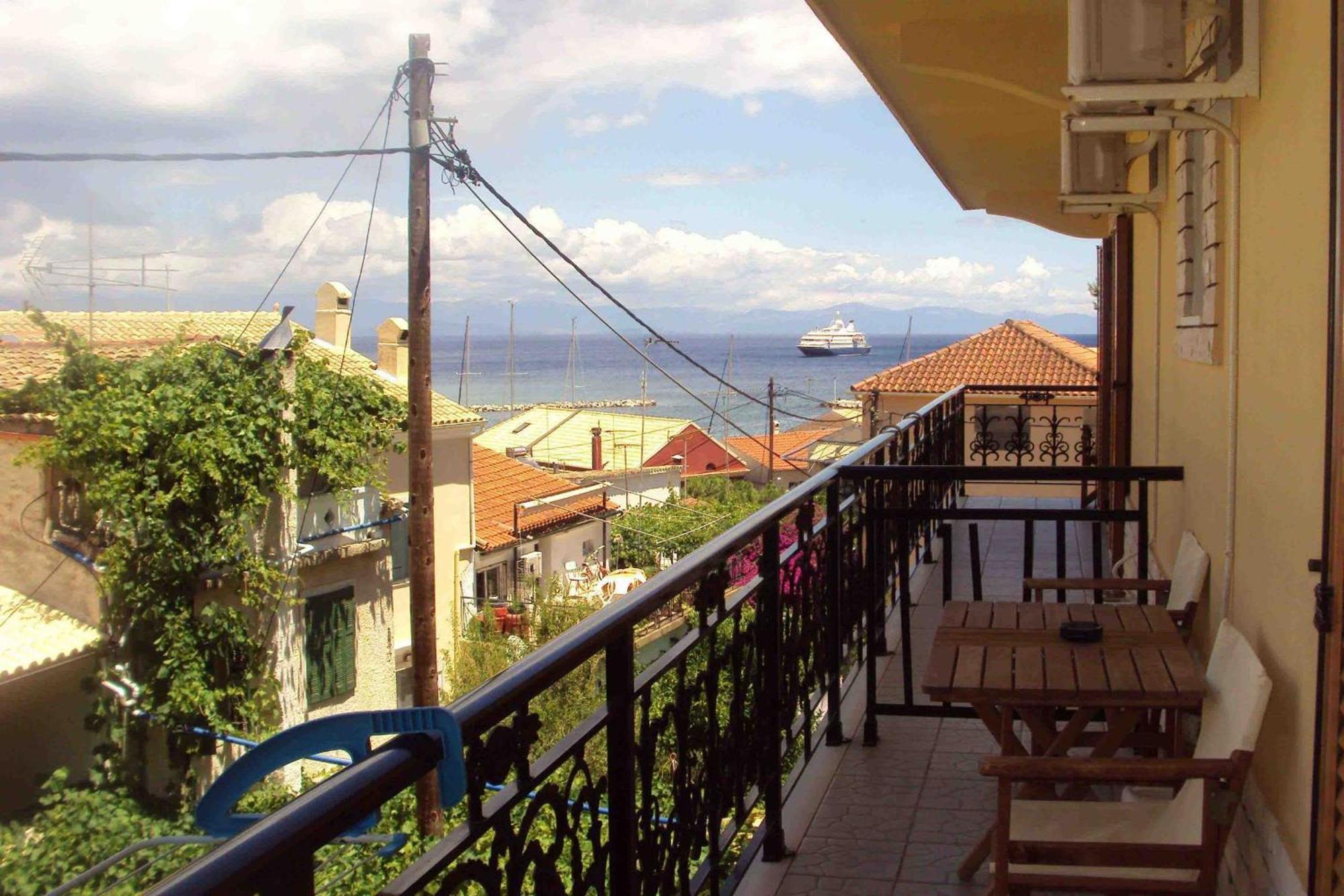 Seven Islands Apartment Гайос Екстериор снимка