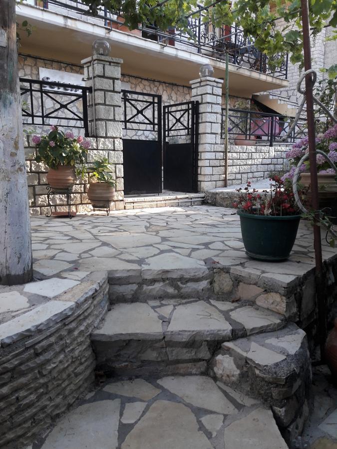 Seven Islands Apartment Гайос Екстериор снимка